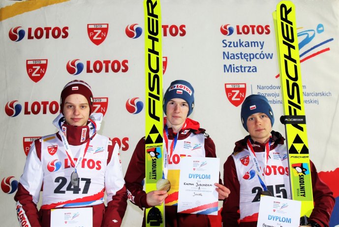 Zawodnicy WSS Wisła na podium zawodów